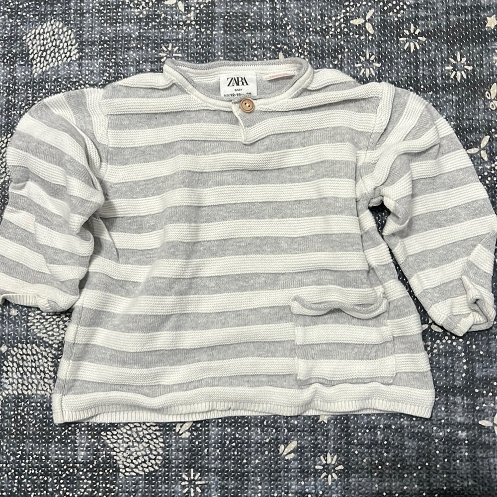 Zara White & Gray Stripe Sweater